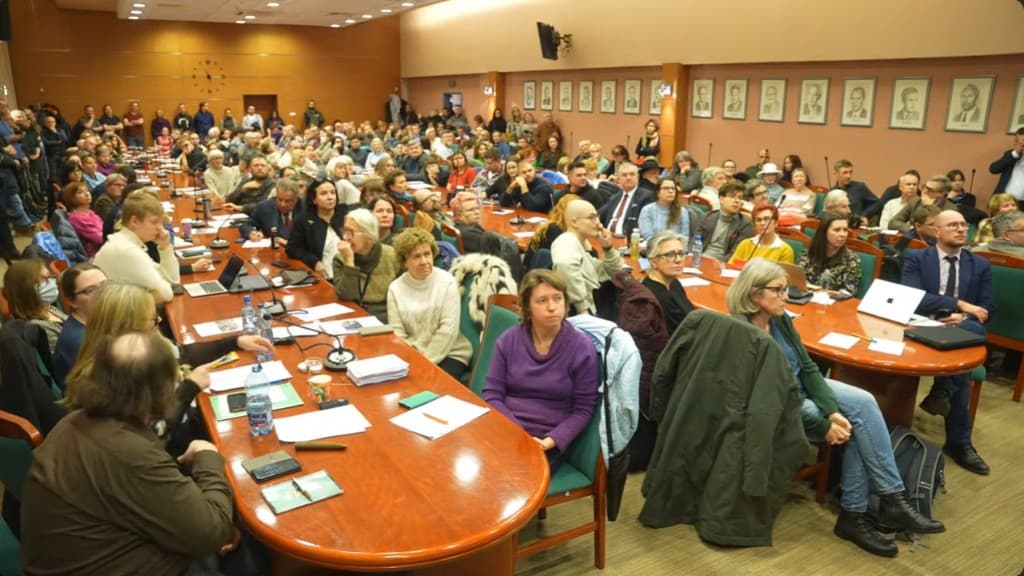 Widok sali podczas debaty o Dżungli 360 i Ogrodzie Botanicznym